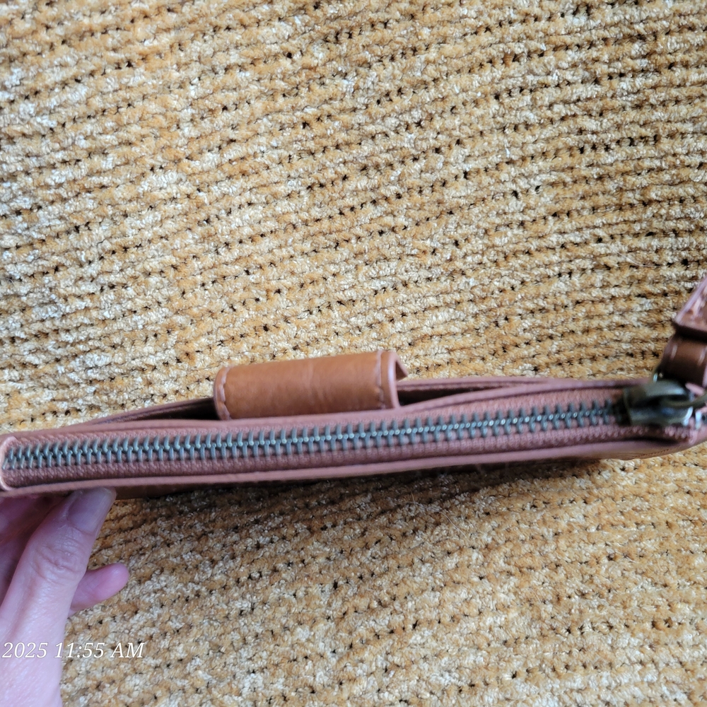 Universal Thread Tan Leather Wallet - image 4